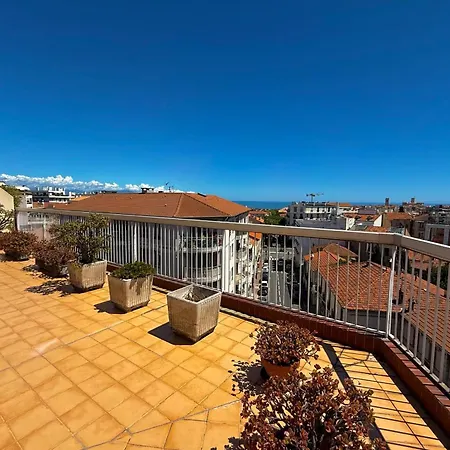 Floor - 4 People - Parking Apartamento